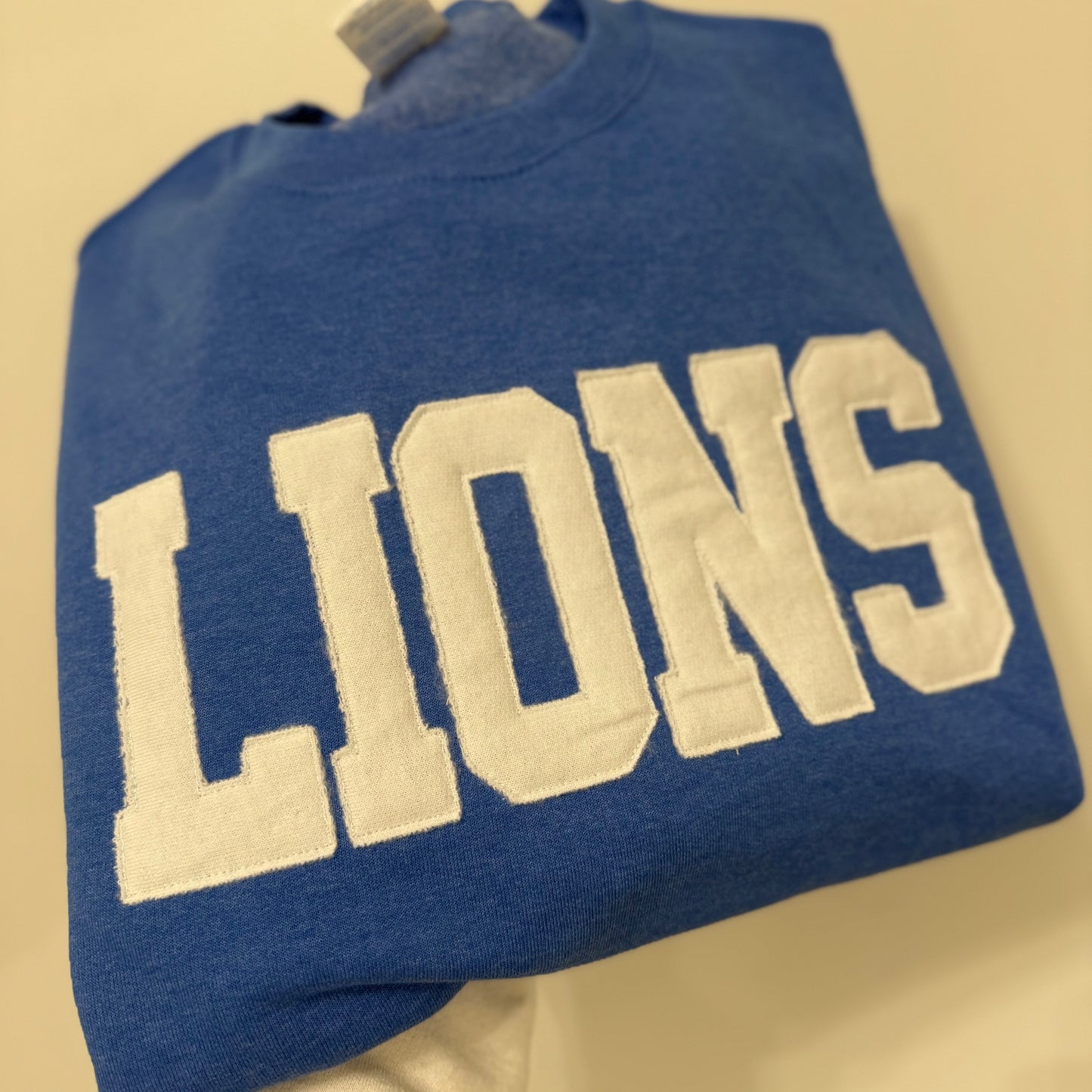 Lions Raggy Embroidered Crew