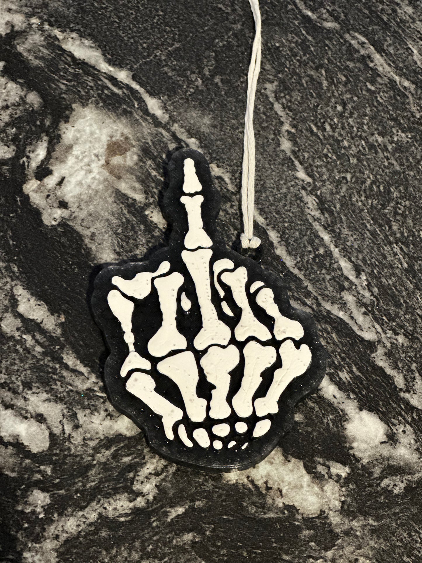 Freshie - Skeleton middle finger