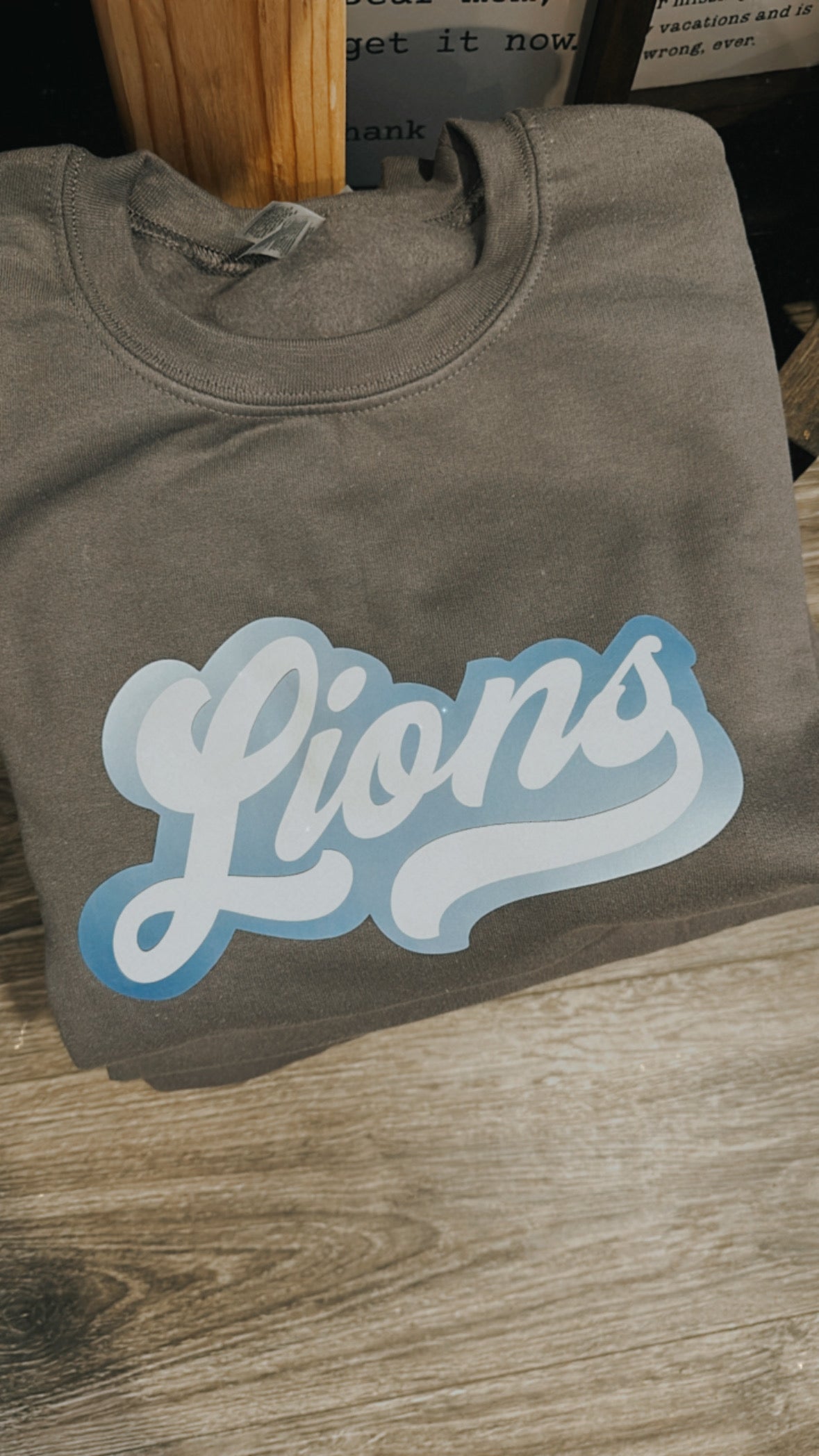 (RTS) Lions Retro Unisex Crew