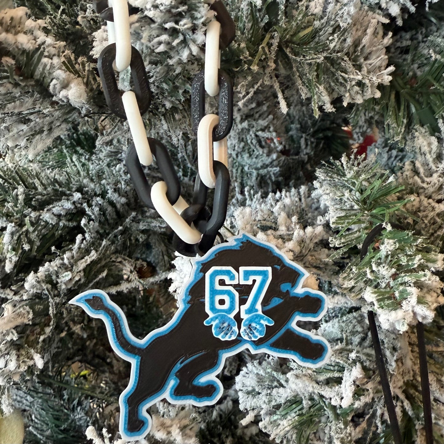 Elf on the shelf chain (Lions)